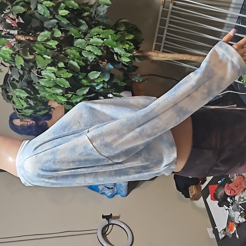April Kiss Long Sleeve Light Blue Sky Tye-Dye Blouse - Picture 4 of 6
